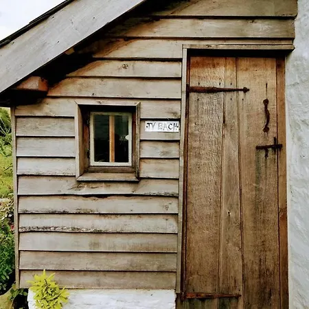 Cefnmachllys Shepherds Huts Brecon Exterior photo