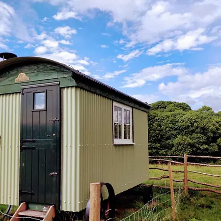 Cefnmachllys Shepherds Huts Brecon Exterior photo