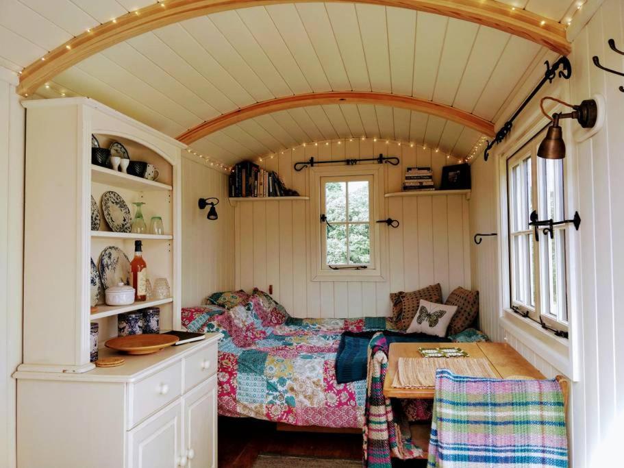 Campsite Cefnmachllys Shepherds Huts Brecon